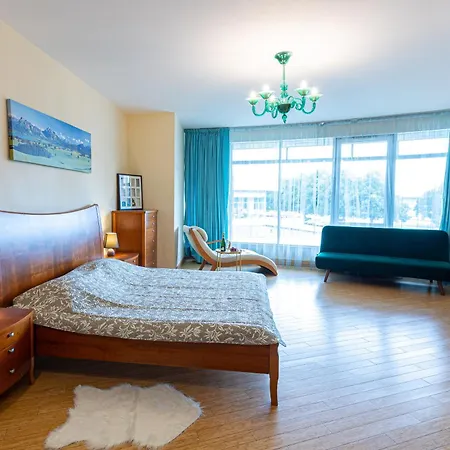 Royal Whith Free Parking Apartment Riga