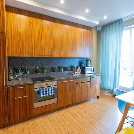 Royal Whith Free Parking Apartment