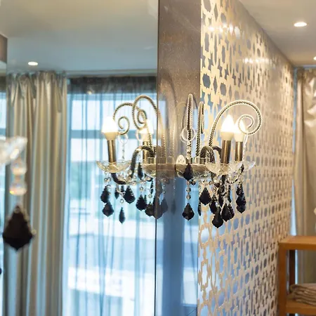 Royal Whith Free Parking Apartment *