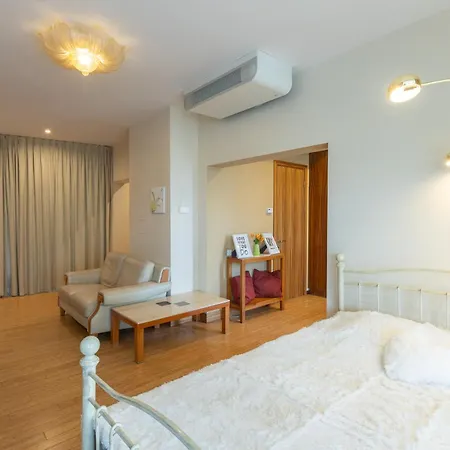 Royal Whith Free Parking Riga