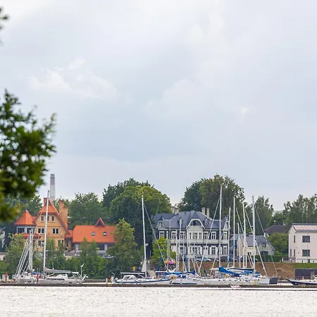 Royal Whith Free Parking Riga