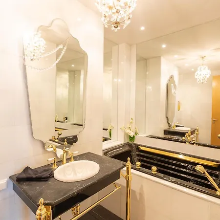Royal Whith Free Parking Riga