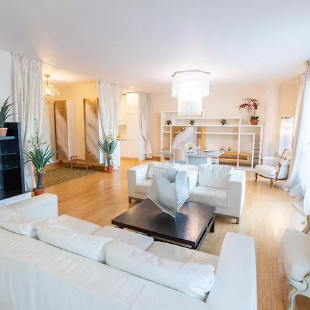 Royal Whith Free Parking * Riga
