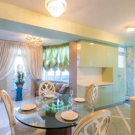 Royal Whith Free Parking