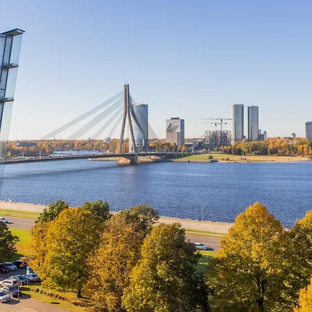 Royal Whith Free Parking Apartman Riga