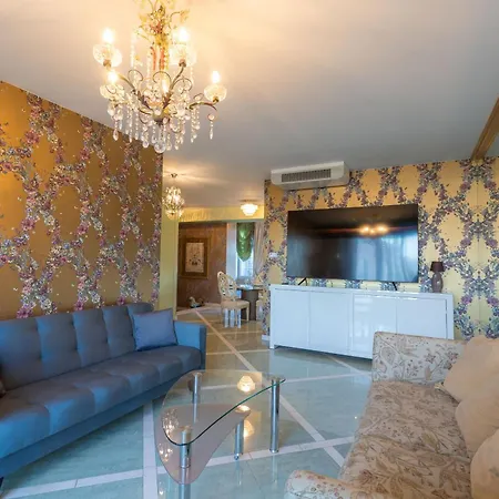 Royal Whith Free Parking * Riga