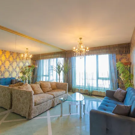 Royal Whith Free Parking Apartment Riga