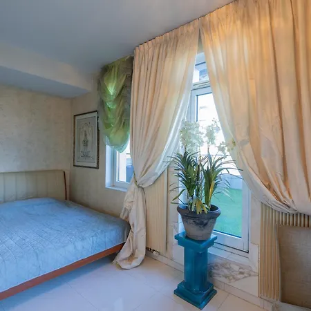 Apartman Royal Whith Free Parking Riga