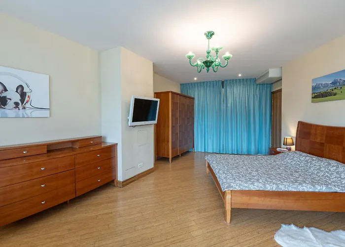 Royal Whith Free Parking Apartment Riga