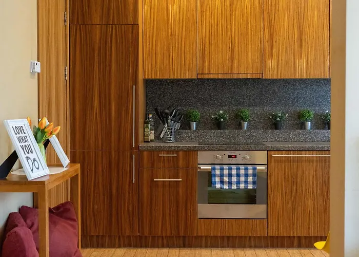 Royal Whith Free Parking Apartment *