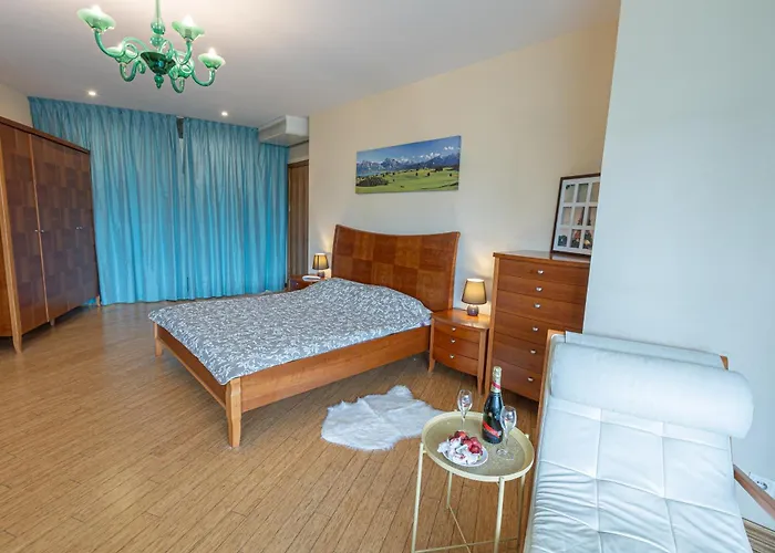 Royal Whith Free Parking