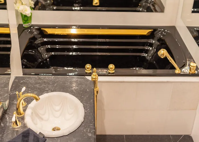 Royal Whith Free Parking Riga