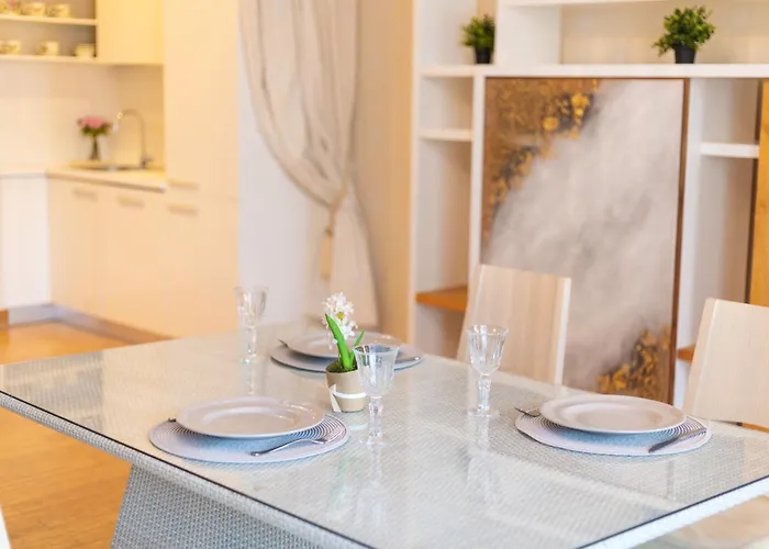 Royal Whith Free Parking Riga