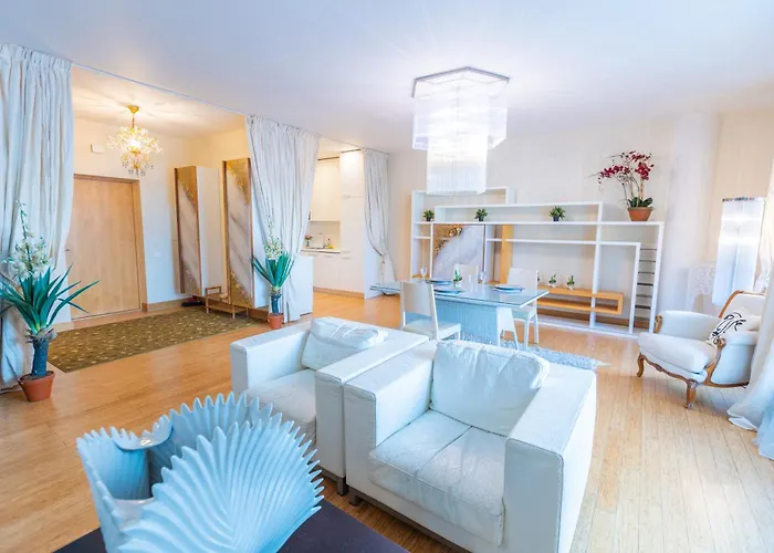 Royal Whith Free Parking Riga