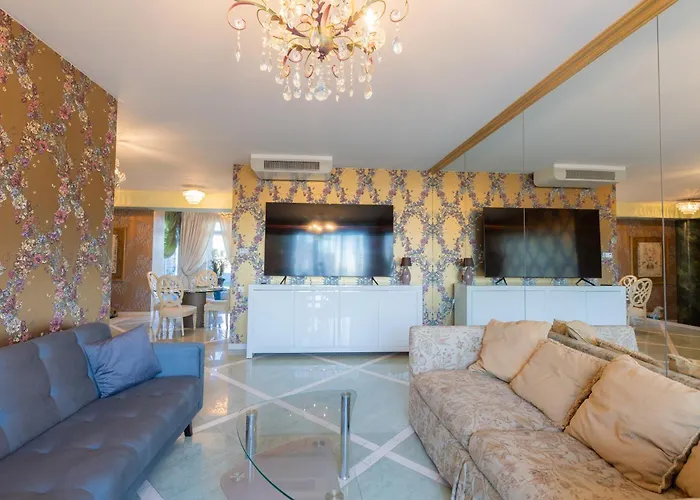 Royal Whith Free Parking * Riga