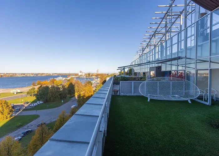 Royal Whith Free Parking Riga