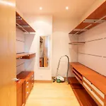 Royal Whith Free Parking Dzīvoklis *