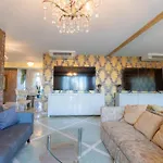 Royal Whith Free Parking * Riga
