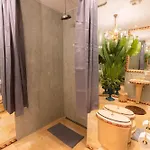 Royal Whith Free Parking Dzīvoklis *