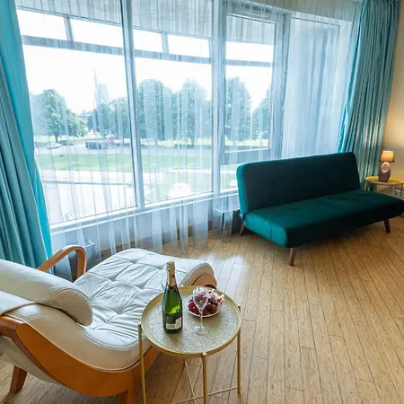 Royal Whith Free Parking * リガ