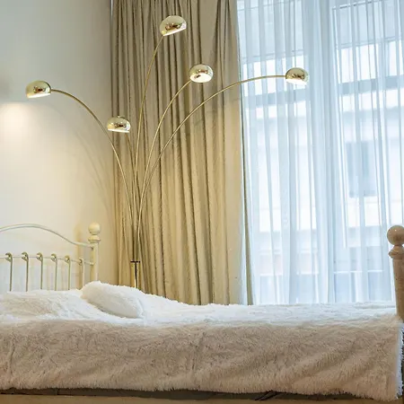 Royal Whith Free Parking * リガ