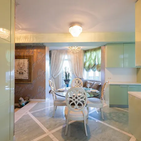 Royal Whith Free Parking *