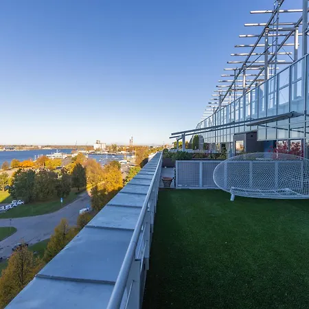 Royal Whith Free Parking リガ