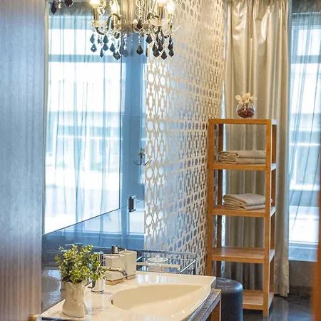 Апартаменти Royal Whith Free Parking