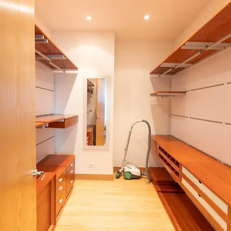 Royal Whith Free Parking Apartament *