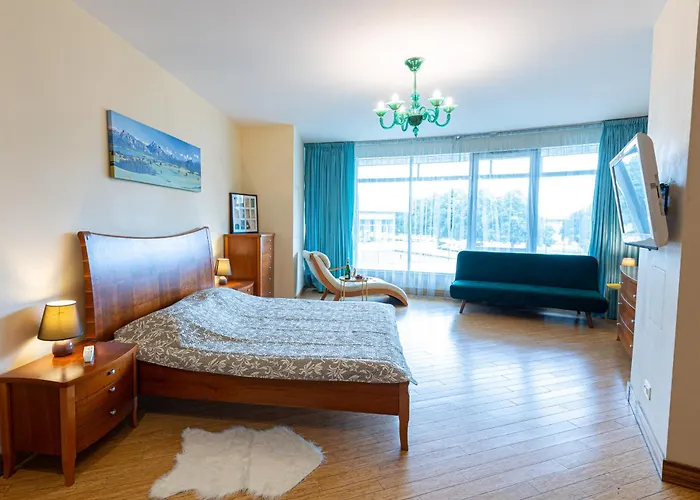 Royal Whith Free Parking Апартаменти Рига