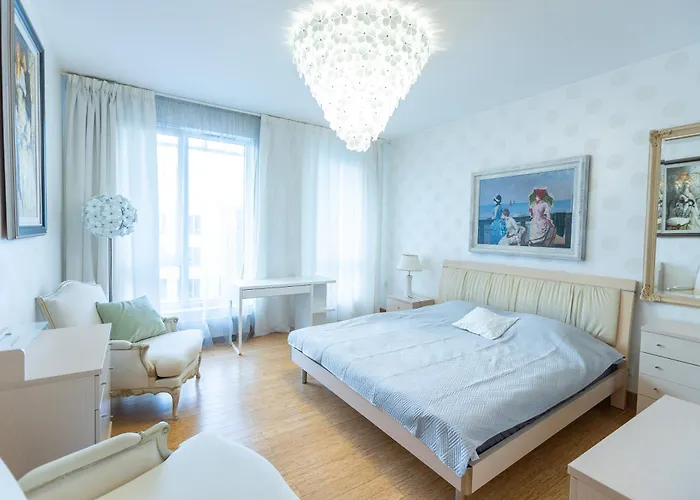 Royal Whith Free Parking Апартаменти