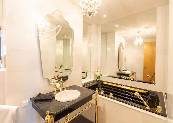 Royal Whith Free Parking Рига