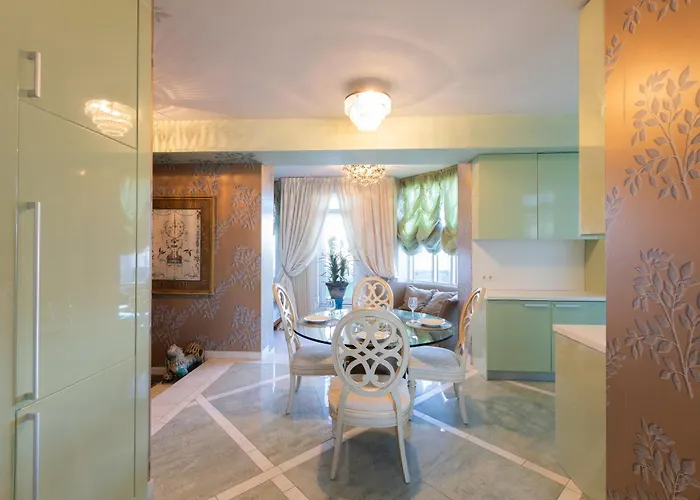 Royal Whith Free Parking *