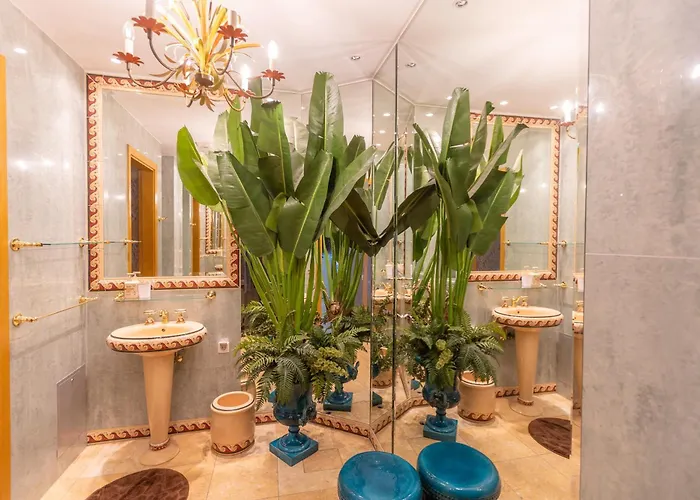 Апартаменти Royal Whith Free Parking